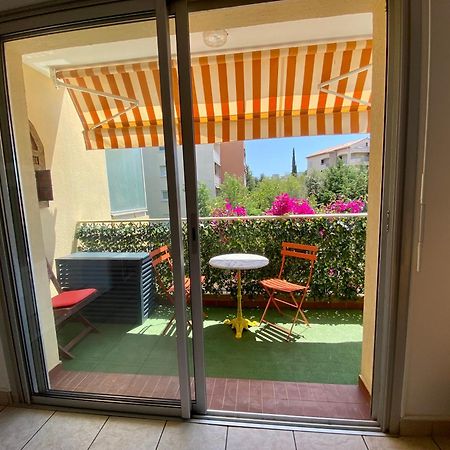 Chez Virginie : Appartement Lumineux Au Calme. Fréjus Exterior foto